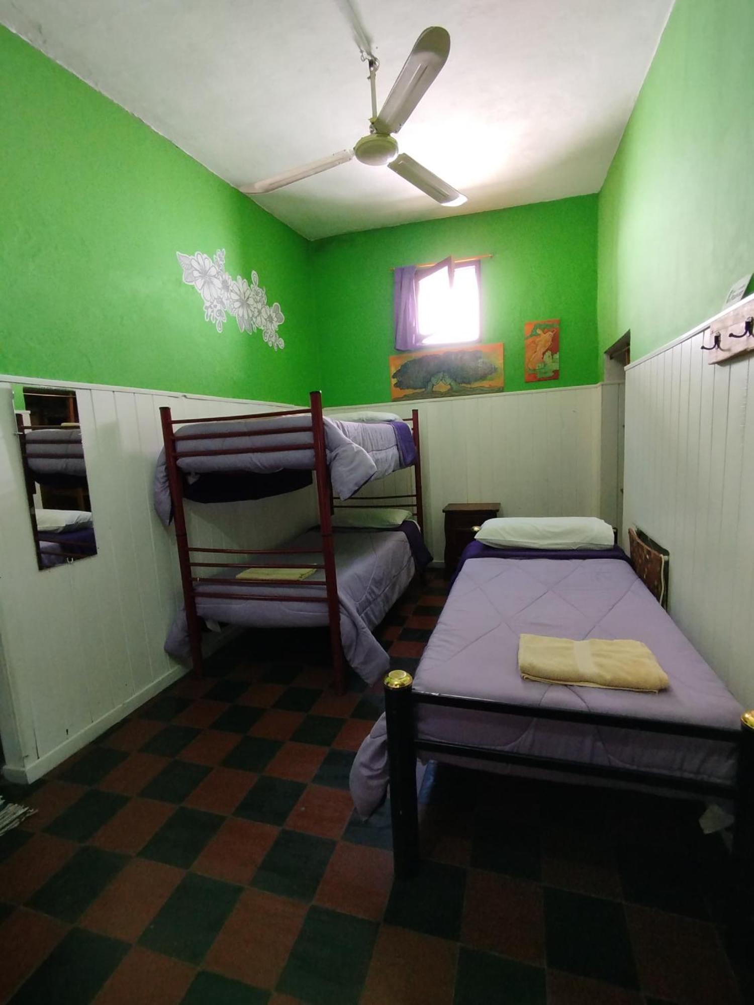 Hostel Andamundos