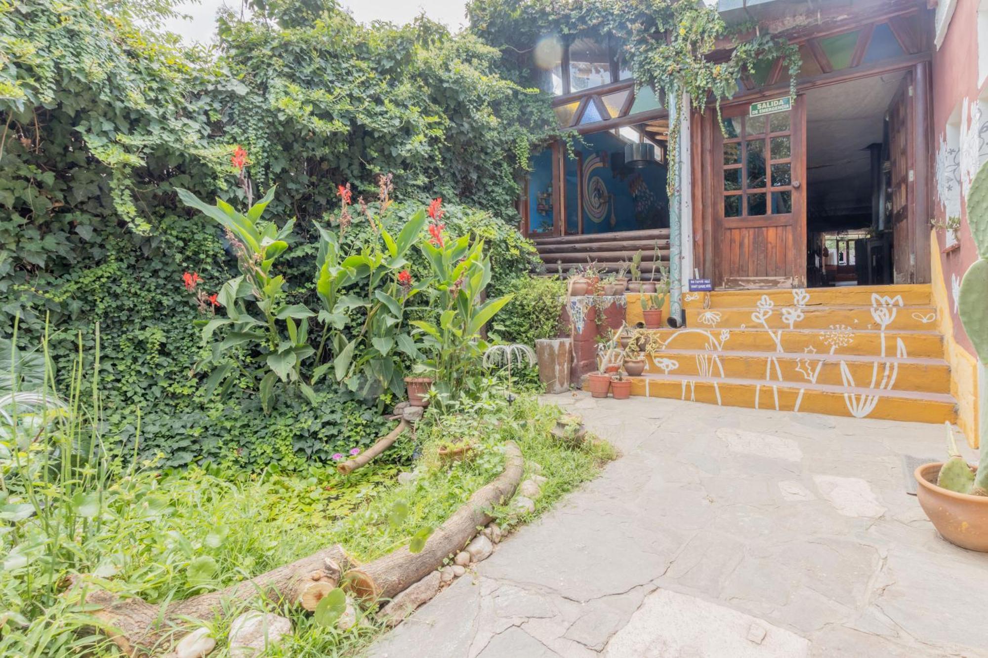 Andamundos Hostel *