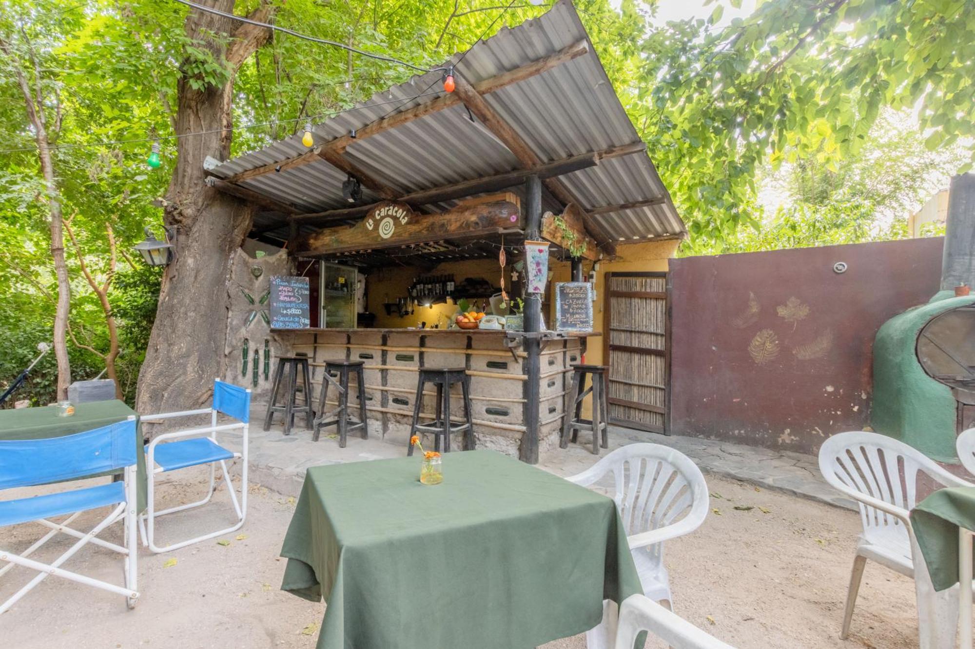 Hostal Andamundos *